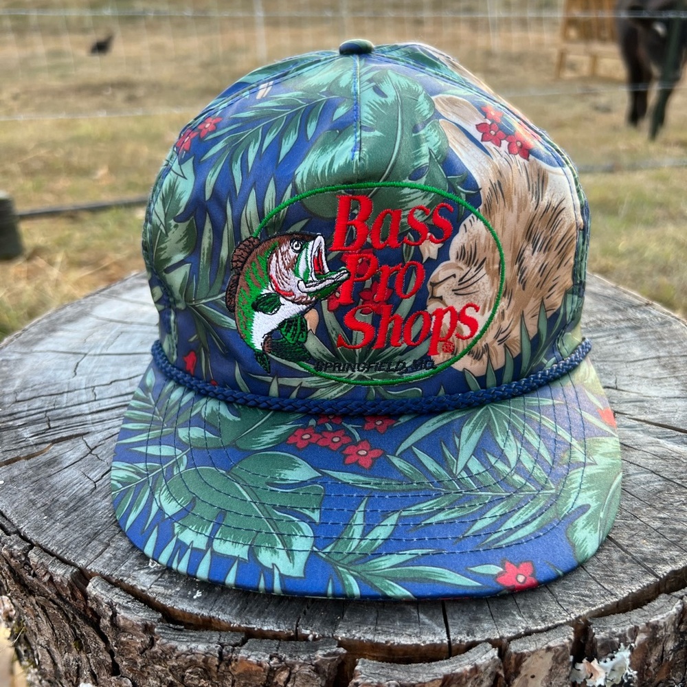 Vintage Bass Pro Shops Hawaiian jungle snapback hat